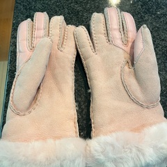 UGG アグ　手袋の画像