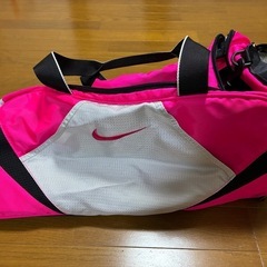 NIKEのバックの画像