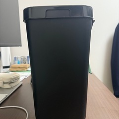 【0円】①電動シュレッダー,箱無し,WDH=30:18:30,投入口22の画像