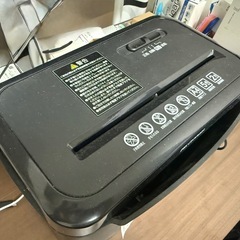 【0円】①電動シュレッダー,箱無し,WDH=30:18:30,投入口22の画像