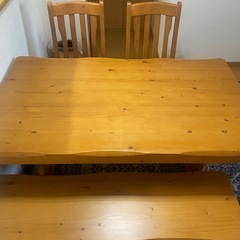 カントリー調　ダイニングテーブルの画像