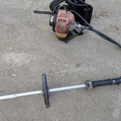 鹿児島発　ゼノア 背負い式エンジン刈払機BK2210です。刃は新品交換済みの画像