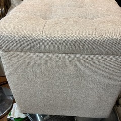 座椅子兼収納箱の画像