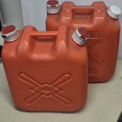 灯油タンク２個　（訳あり）の画像