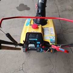 エンジン手押し除雪機の画像