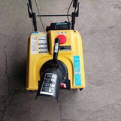 エンジン手押し除雪機の画像