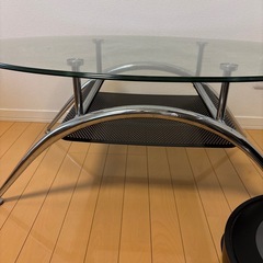 ガラスローテーブルの画像