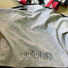 adidas フリースの画像