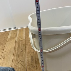 バケツタイプのフットバスの画像