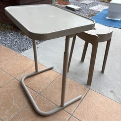 IKEAラップトップスタンドの画像