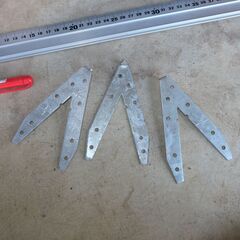 現状 まとめて Zマーク 山型プレート NO.36-1 94個 セット 建築金物 建築材料 大工 柱接合 金属 DIY の画像