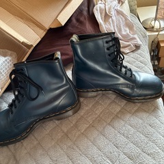 ドクターマーチン純正箱付き　紺　ゴールデンサイズ7の画像