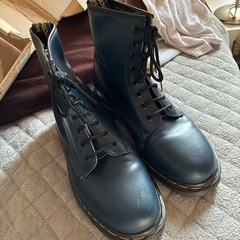 ドクターマーチン純正箱付き　紺　ゴールデンサイズ7の画像