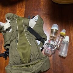 おくるみ　退院着　哺乳瓶　マグカップ　抱っこ紐の画像