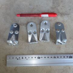 現状 まとめて カナイ スリムビルトコーナー L型接合金物 199個 セット 建築金物 建築材料 大工 柱接合 金属 DIY の画像