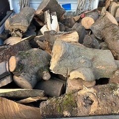 コロ薪(桜樫欅他)軽トラ1車3千円の画像