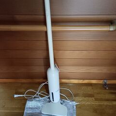超軽量 軽いよく吸い込みます バッテリー 交換 心配ない コード式掃除機ですの画像