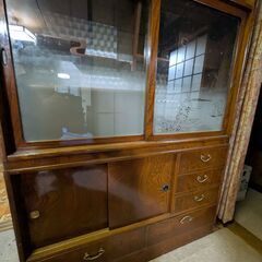 【引き取り無料】食器棚■食器ケース　ガラスケース　昭和レトロ■飯田市の画像