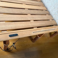 ベッドフレーム　　200✖️140サイズの画像