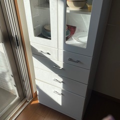 食器棚の画像