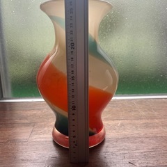 ガラスの花瓶の画像