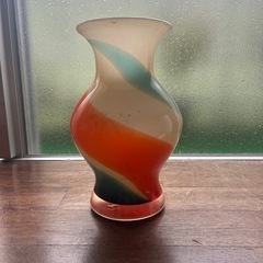 ガラスの花瓶の画像