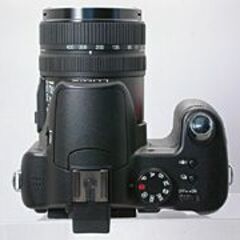 Panasonic DMC FZ30 12倍ズーム（光学35=420mm)デジタル併用で1600mm以上の望遠撮影が出来ます。の画像