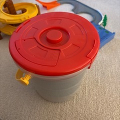 トミカ　　　　ぐるぐるサーキット＆収納バケツの画像