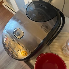 象印5合炊き　炊飯器の画像