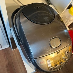 象印5合炊き　炊飯器の画像