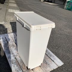 ★価格交渉OK アスベル キッチンジョイント分別 20L ベージュ ごみ箱 ペールボックス ダストボックス 連結して使える フタ/キャスター/脚付き の画像