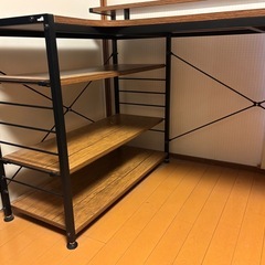 パソコンデスクの画像