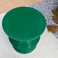 砂時計型のデザイン（サイドテーブル）の画像