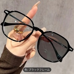 【新品】調光サングラス 3色から選べるの画像
