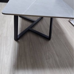 リビングテーブルの画像