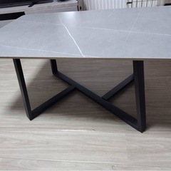 リビングテーブルの画像