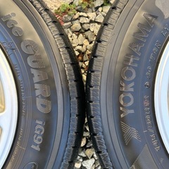 【軽バン・軽トラックなどの軽貨物車用 社外品12インチアルミホイール  145/80R12 スタッドレスタイヤ付き 4本セット 】12X41/2JCH　OFFSET 43 JWLとJWL・T 両方の刻印がありますので軽貨物車にも使用可能です。＊平成22年式バモス4WDから取り外しました。の画像