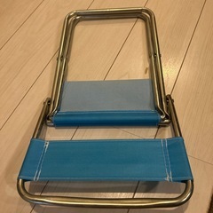 折りたたみ椅子の画像