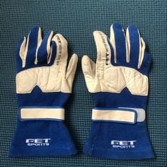 ツナギとグローブ
の画像