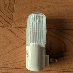 LEDセンサ－付ライト　PM-L100(W)　中古の画像