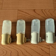 LEDセンサ－付ライト　PM-L100(W)　中古の画像