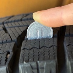 スタッドレスタイヤ4本ブリヂストンの画像