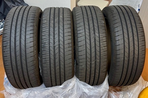 中古タイヤ4本235/50R20  