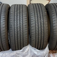 中古タイヤ4本235/50R20  の画像