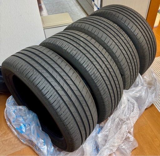 中古タイヤ4本235/50R20  