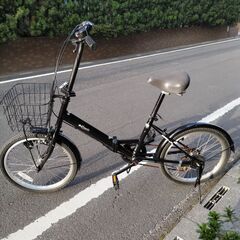 20インチ シマノ６速 カゴ付き 折り畳み自転車の画像