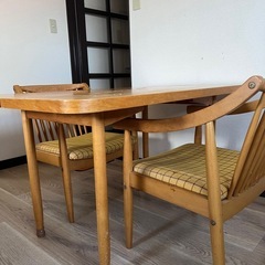 テーブル椅子セット
の画像