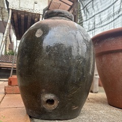 大きな壺 オブジェ 置物　鉢 傘立て　アレンジいろいろ！の画像