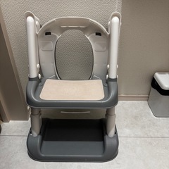折りたたみ補助便座（階段付き）の画像