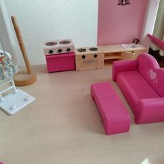 木製ドールハウスの画像